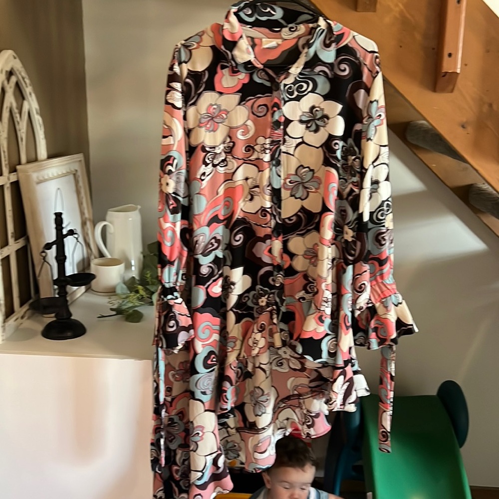 Shark bite tunic top